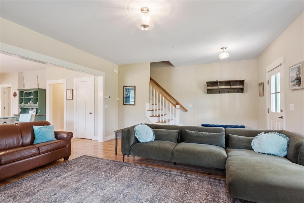 5 Powell St # B Property Photo 5