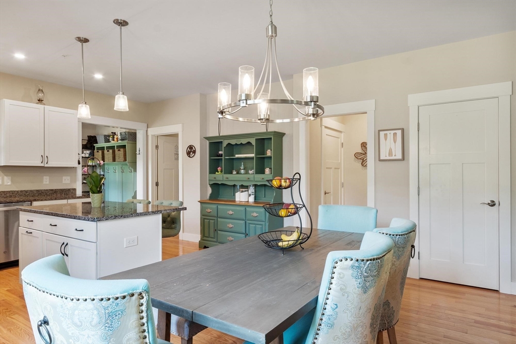 5 Powell St # B Property Photo 6