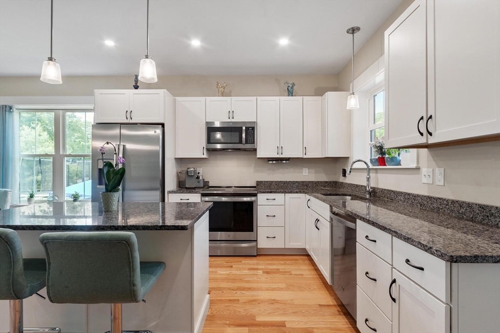 5 Powell St # B Property Photo 10