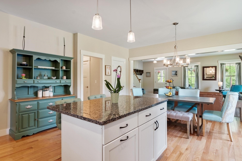 5 Powell St # B Property Photo 12
