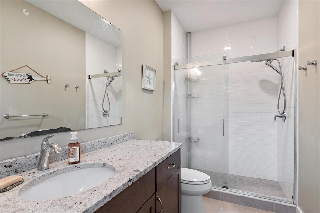 5 Powell St # B Property Photo 16