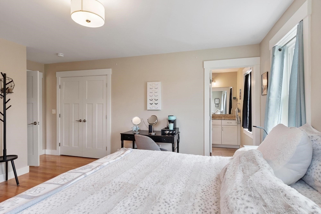 5 Powell St # B Property Photo 19
