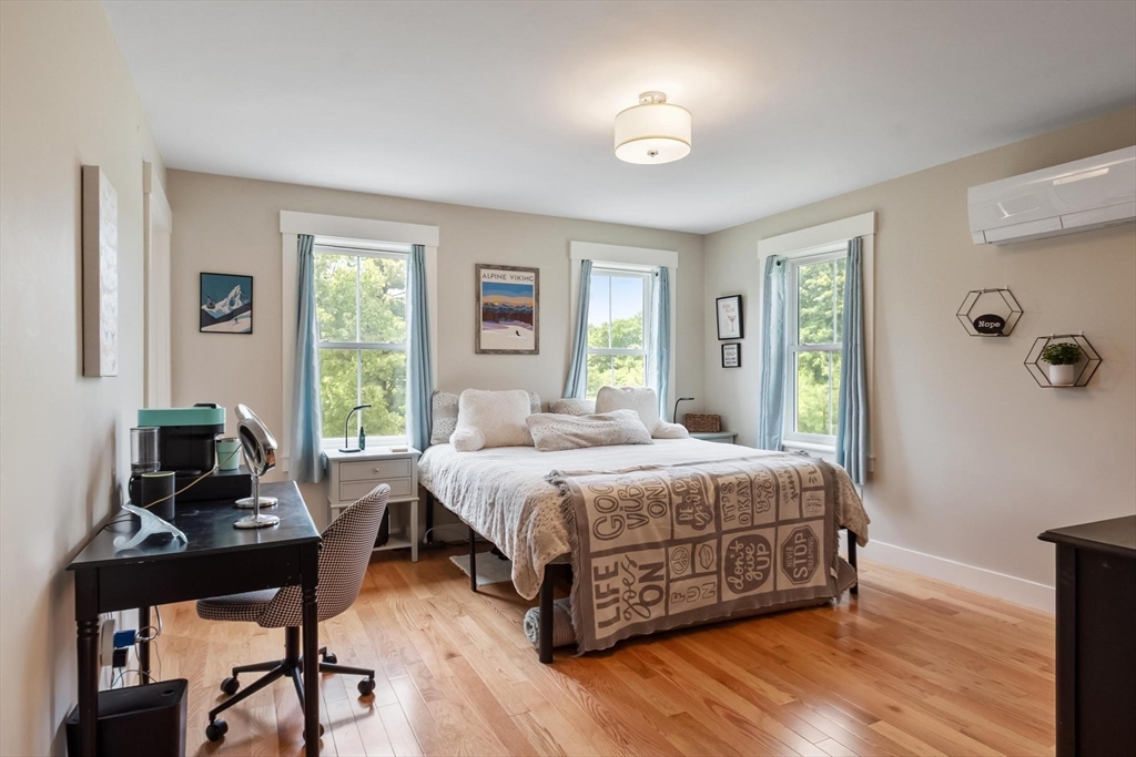 5 Powell St # B Property Photo 20