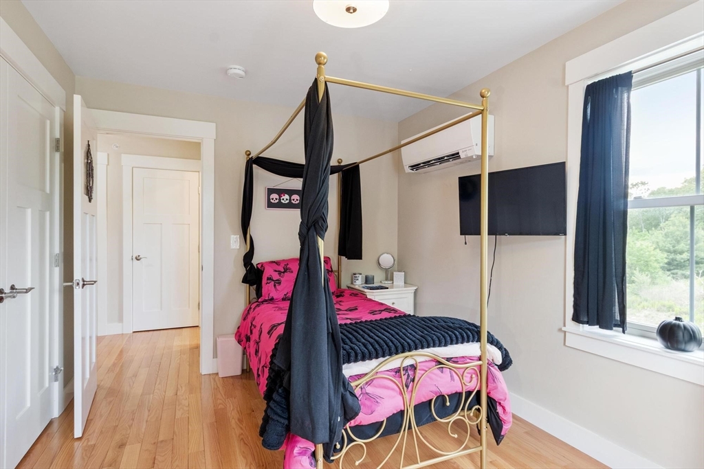 5 Powell St # B Property Photo 23