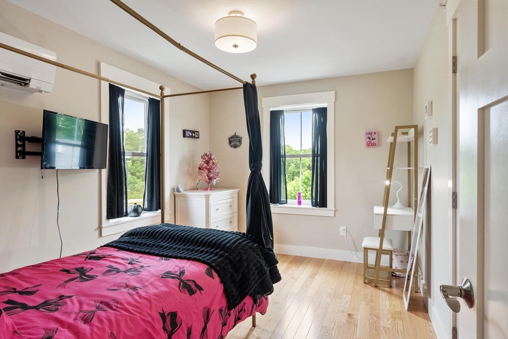 5 Powell St # B Property Photo 24