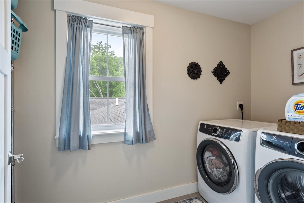 5 Powell St # B Property Photo 26
