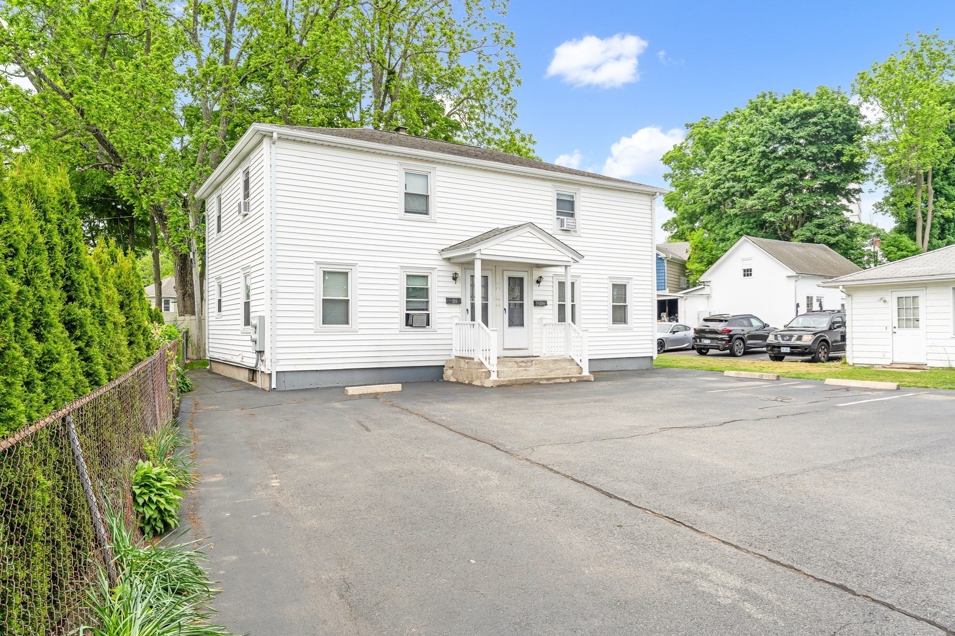 21 25 27 Pike Street Property Photo 6