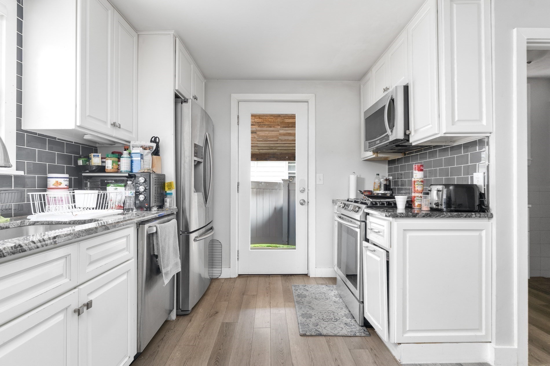 21 25 27 Pike Street Property Photo 14
