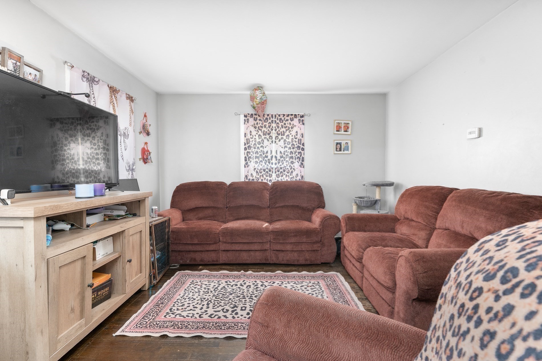 21 25 27 Pike Street Property Photo 25