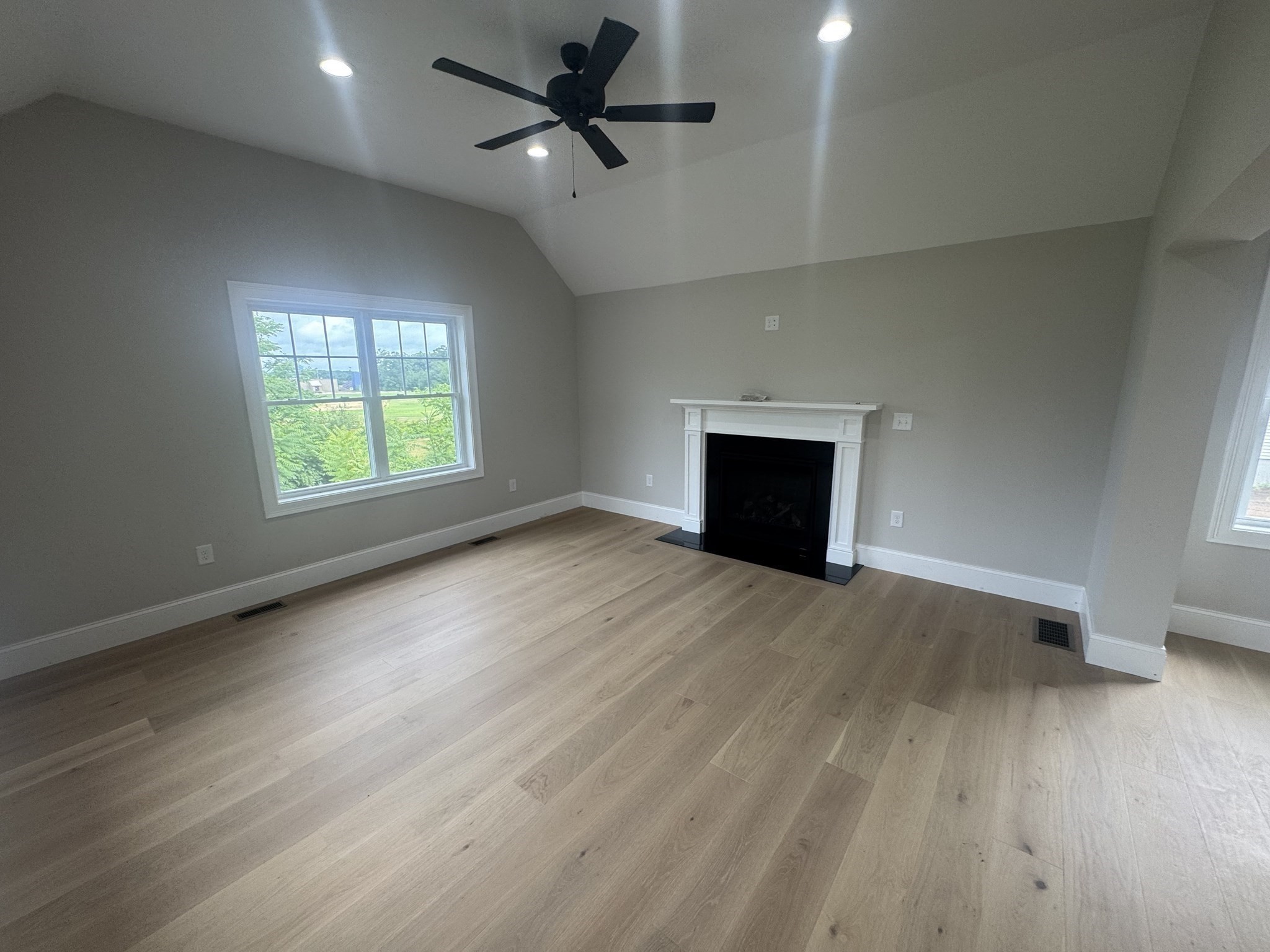 129 Old Westford Rd Property Photo 8