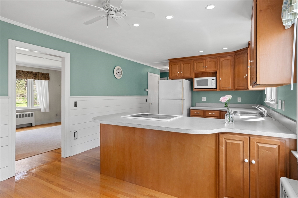 557 Main St Property Photo 5