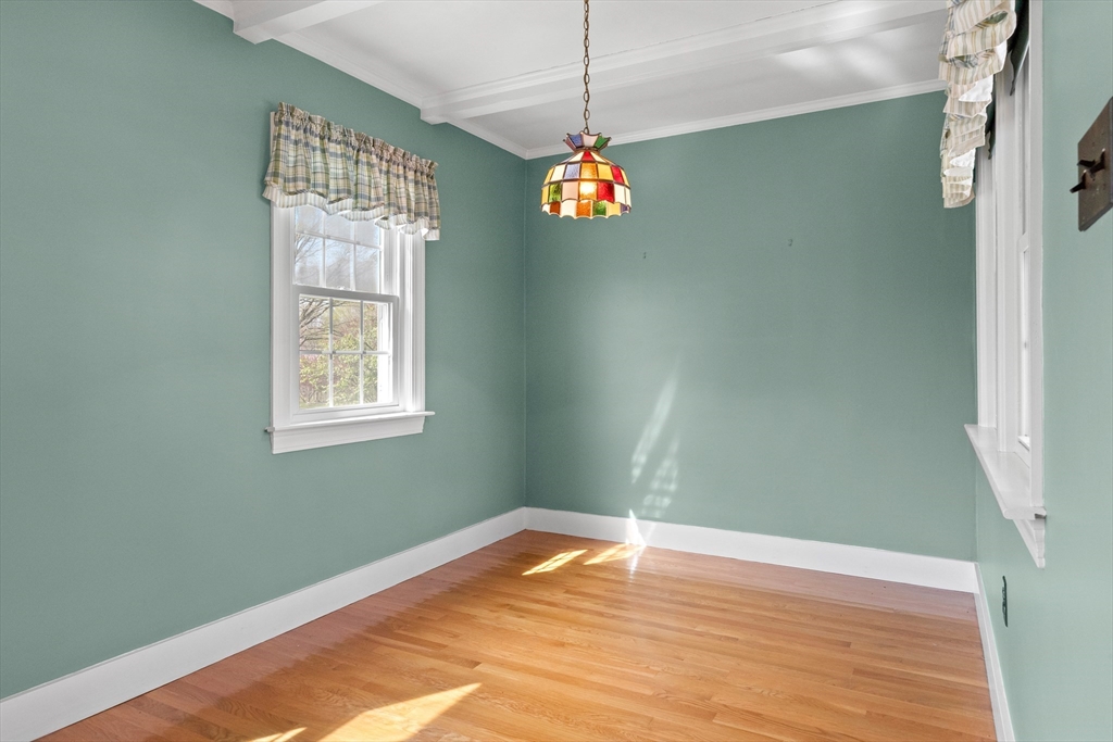 557 Main St Property Photo 10