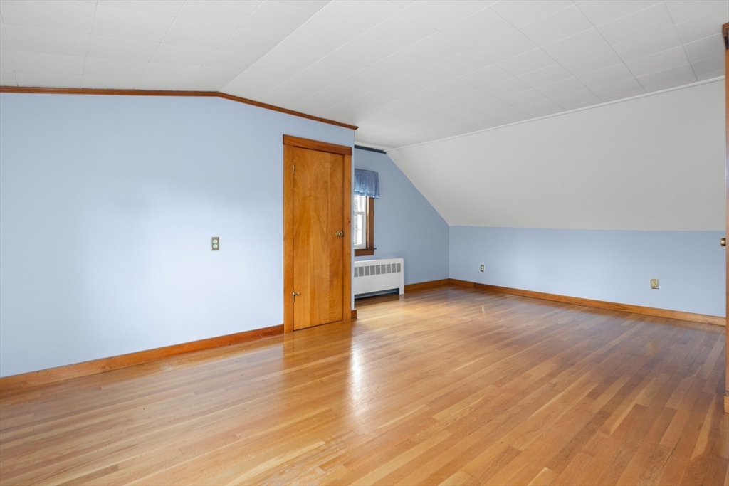 557 Main St Property Photo 23