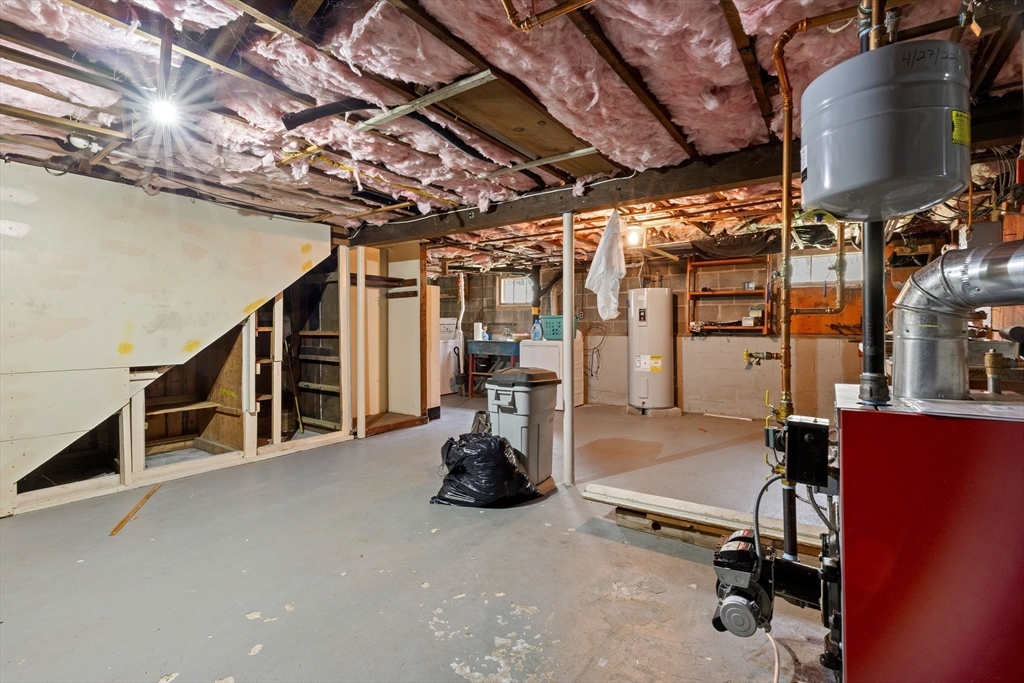557 Main St Property Photo 30