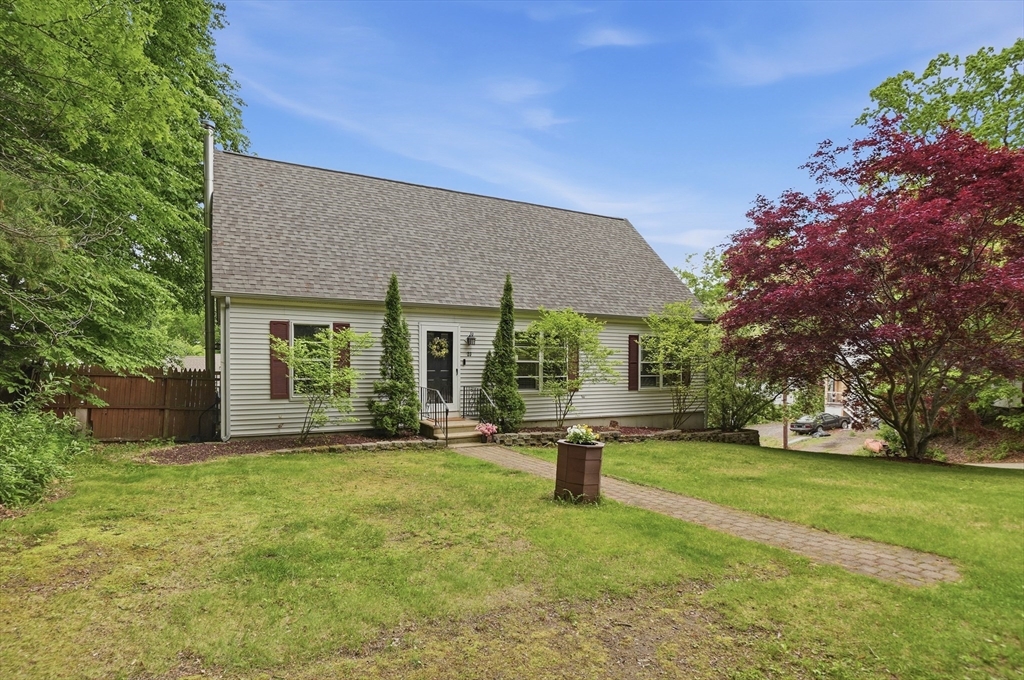 23 Oakmont Street Property Photo 2