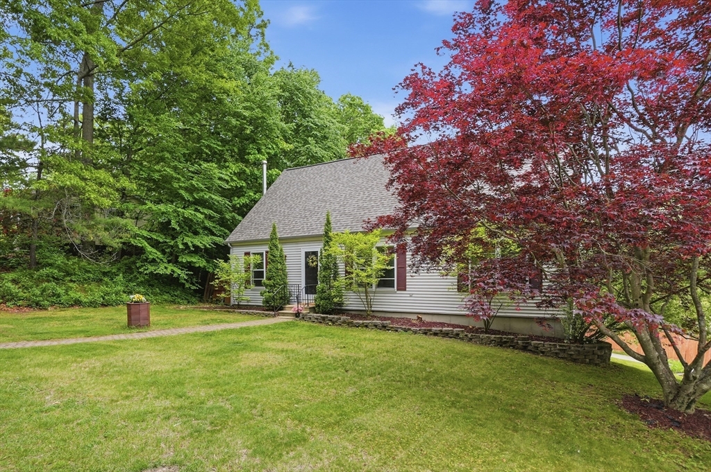 23 Oakmont Street Property Photo 3