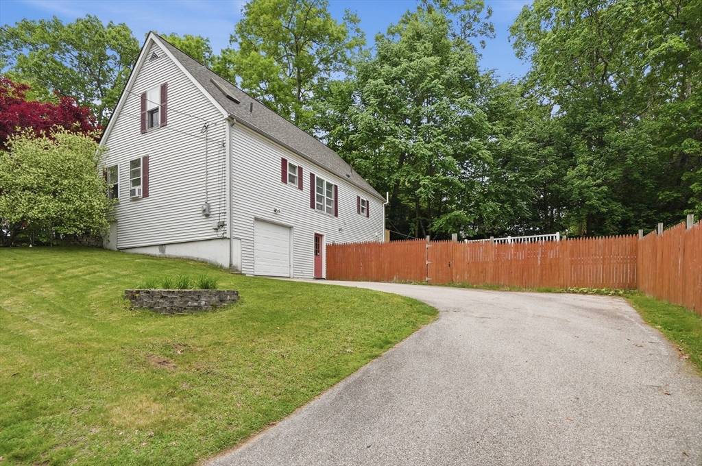 23 Oakmont Street Property Photo 40