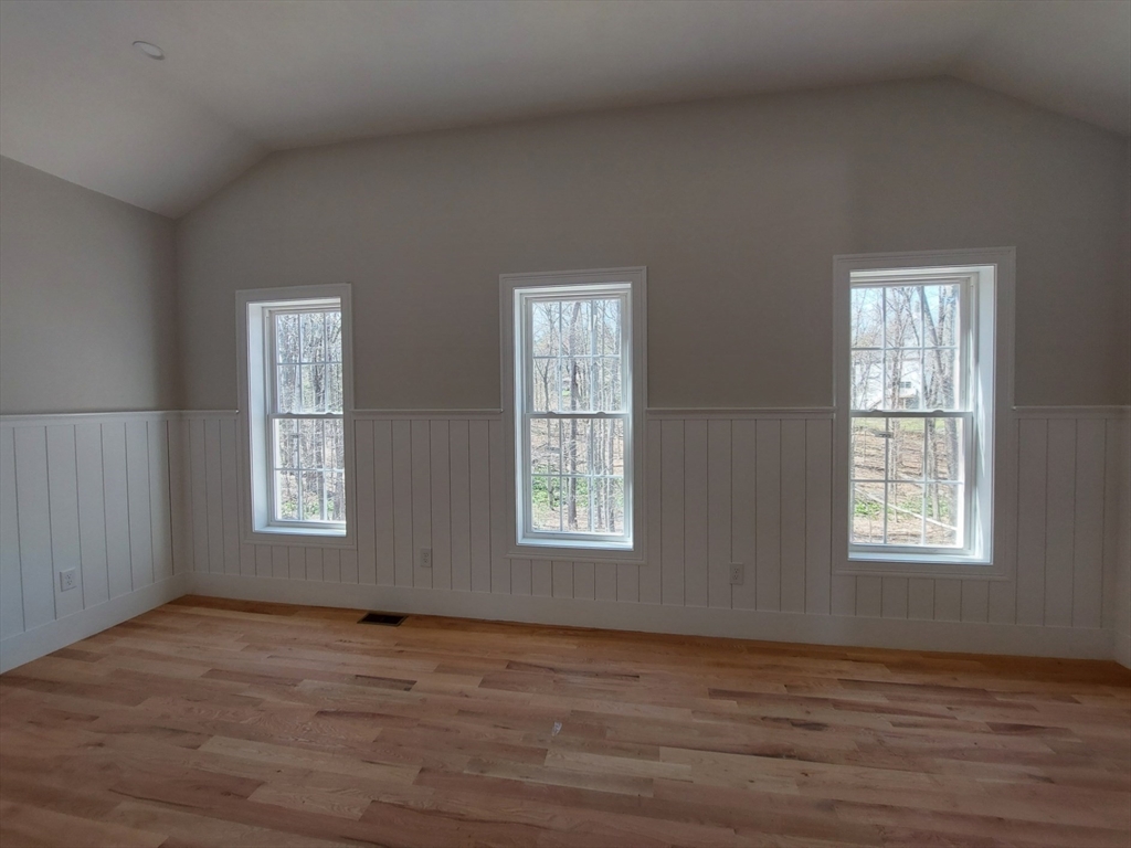 19b Crownshield # 19b Property Photo 7