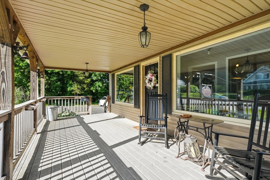 166 Millbury Ave Property Photo 3