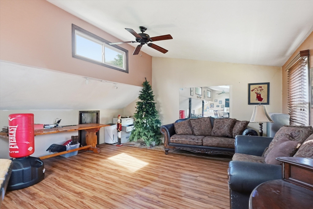 166 Millbury Ave Property Photo 16
