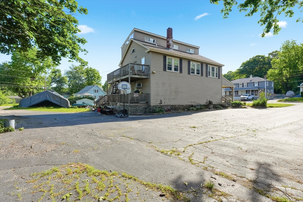 166 Millbury Ave Property Photo 23