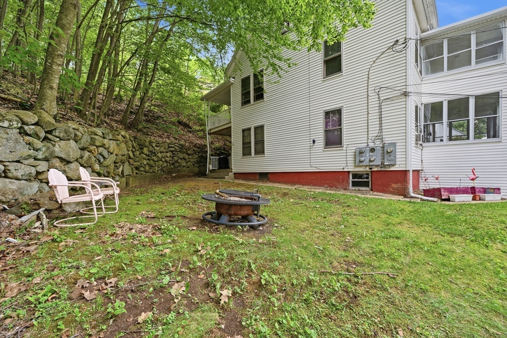 183 Greenwood St Property Photo 9