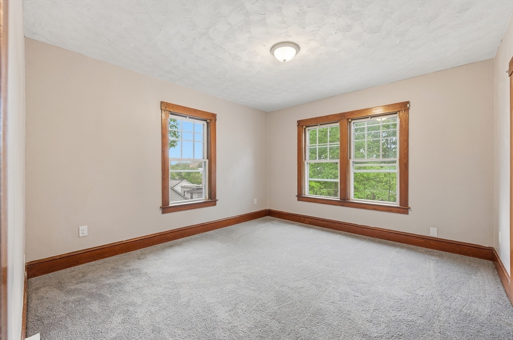 183 Greenwood St Property Photo 17