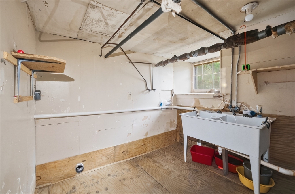 183 Greenwood St Property Photo 39