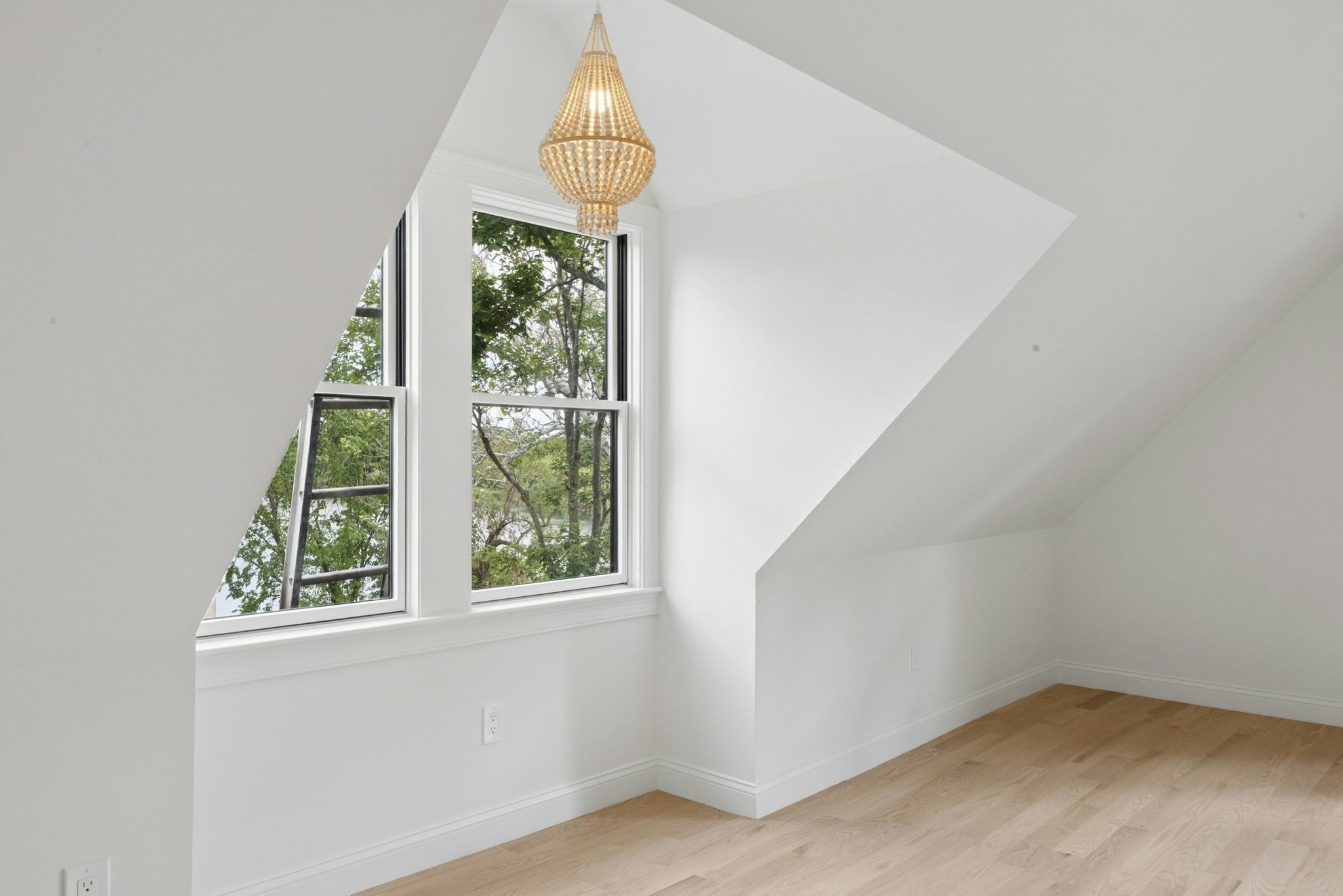 34 Addison St Property Photo 16