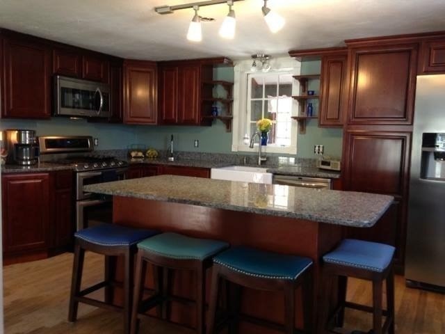 86 Taunton St Property Photo 8
