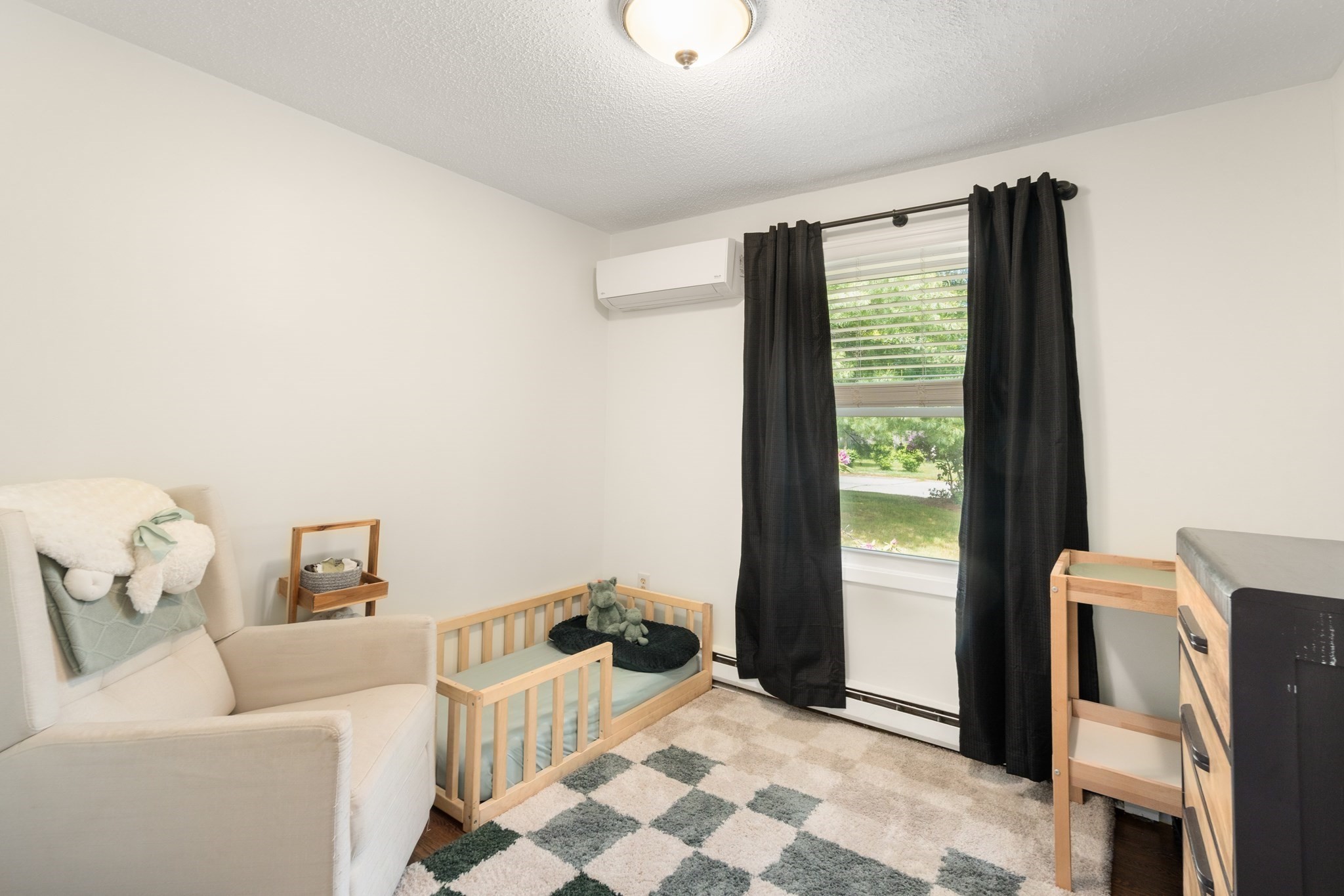 9 Debbies Ln Property Photo 13