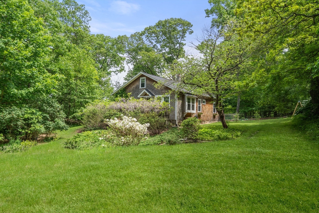 11 Curve Street Property Photo 1