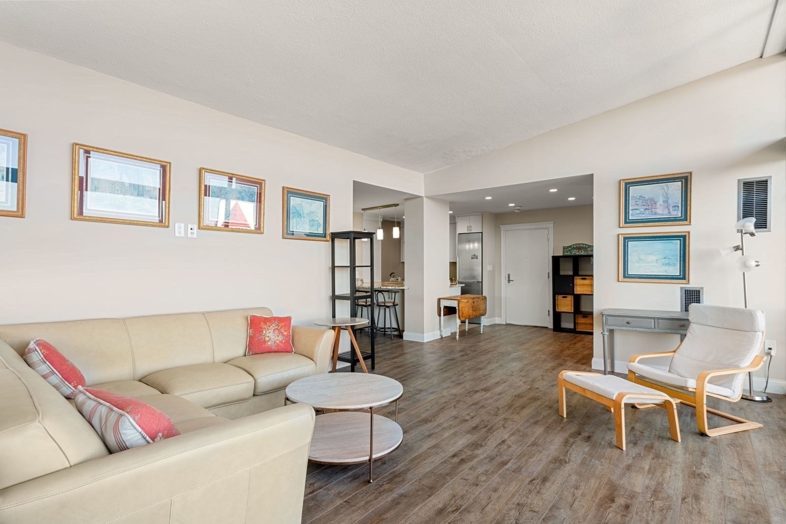 566 Commonwealth Ave Property Photo 1