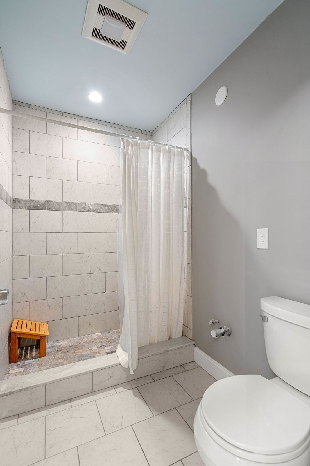 566 Commonwealth Ave Property Photo 14