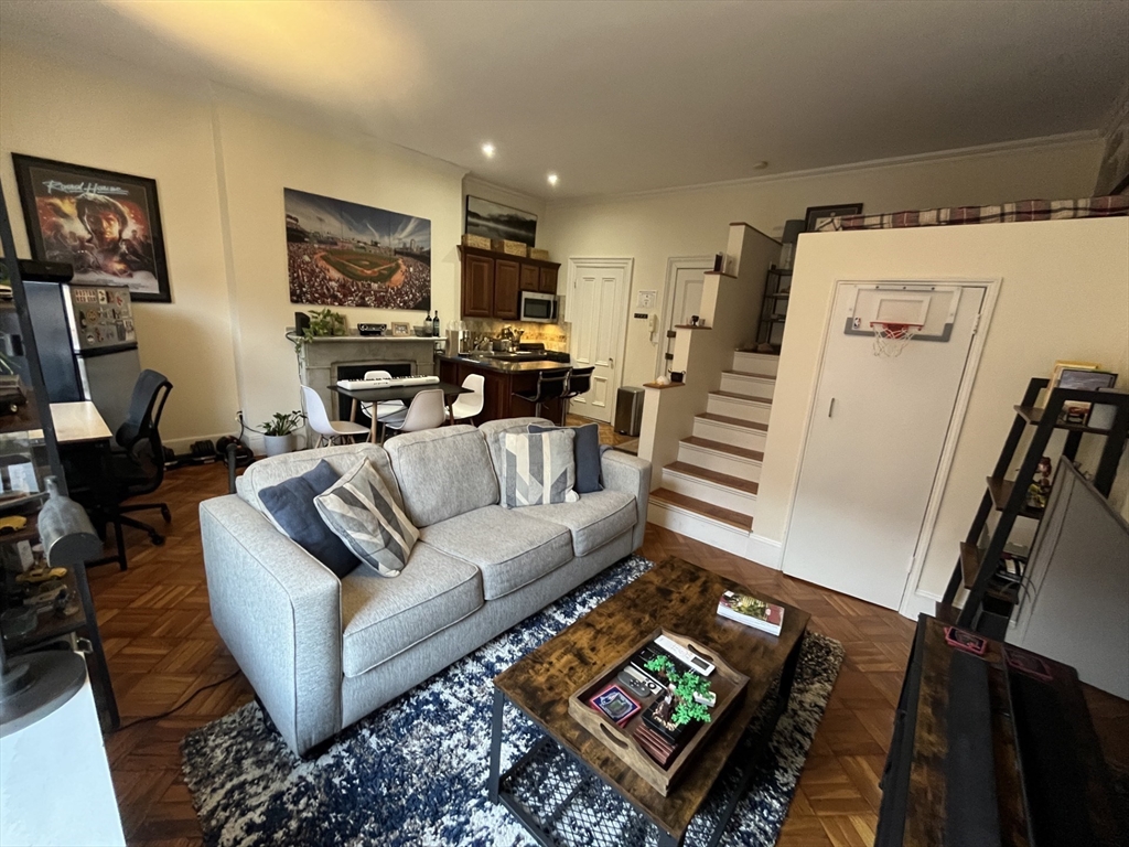 247 Beacon # 6 Property Photo 1