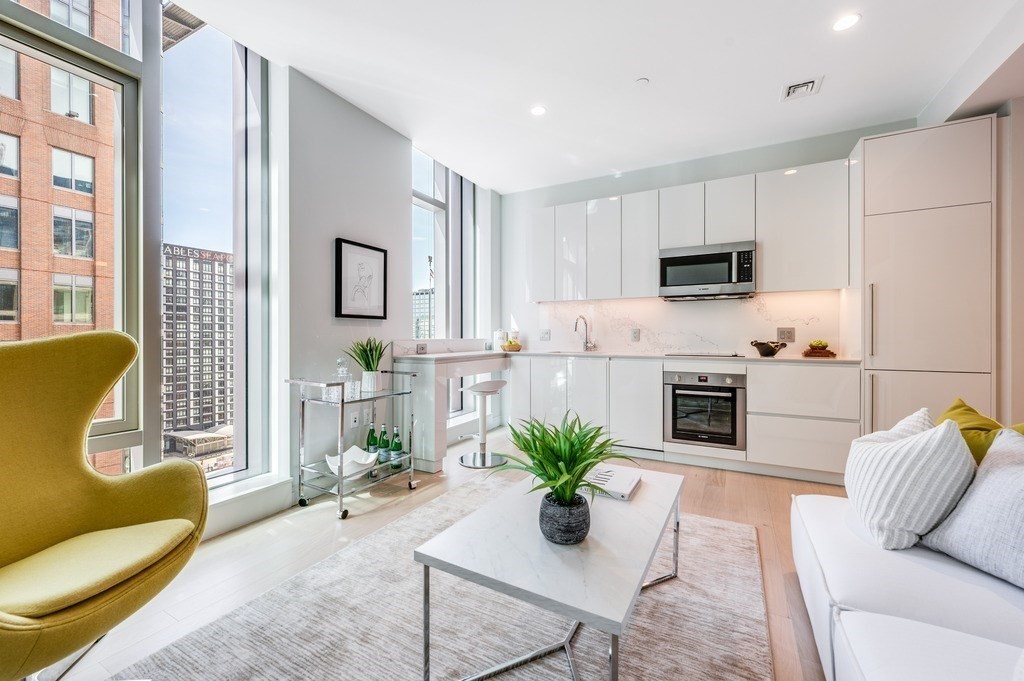 135 Seaport Blvd # 530 Property Photo 2