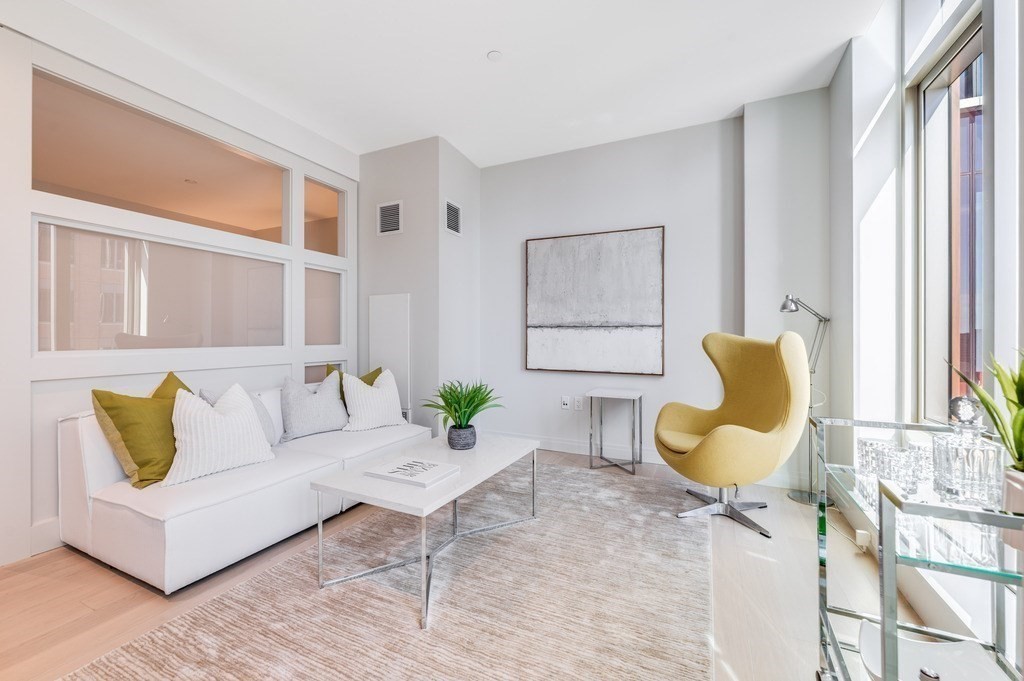 135 Seaport Blvd # 530 Property Photo 3