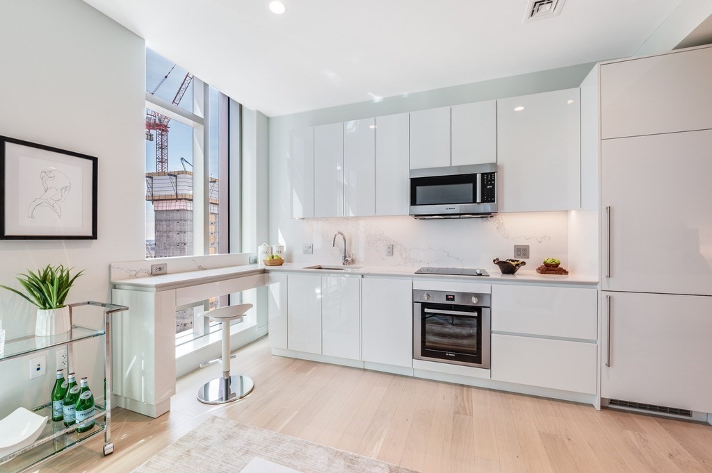 135 Seaport Blvd # 530 Property Photo 4
