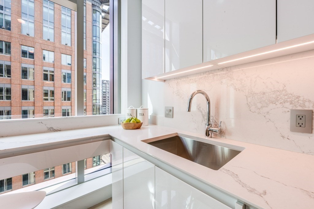 135 Seaport Blvd # 530 Property Photo 6
