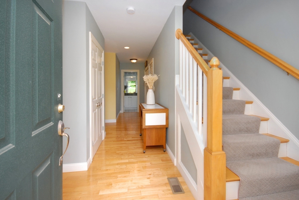 35 Lancaster County Rd # 8a Property Photo 5