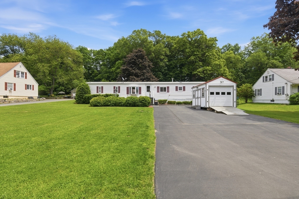 8 Donahue Ln Property Photo 1