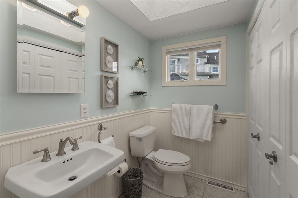 446 Barlows Landing Rd Property Photo 20