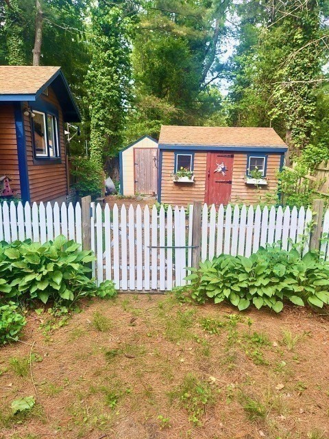 30 Crest Ave Property Photo 7