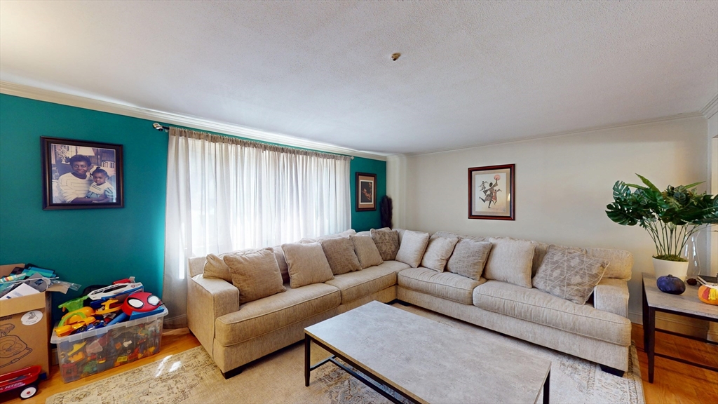 18 Hollis St Property Photo 3