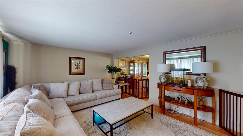 18 Hollis St Property Photo 4