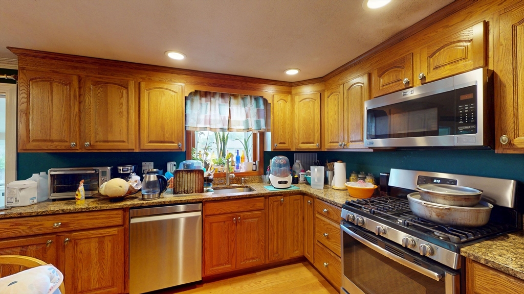 18 Hollis St Property Photo 8