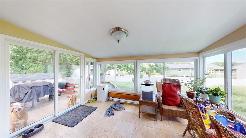 18 Hollis St Property Photo 11