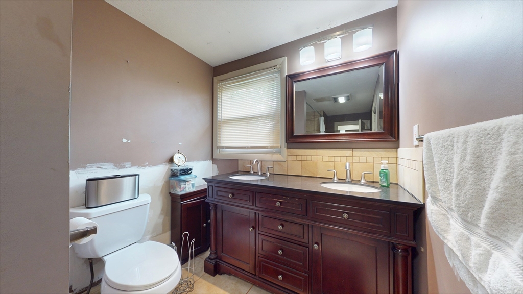 18 Hollis St Property Photo 17
