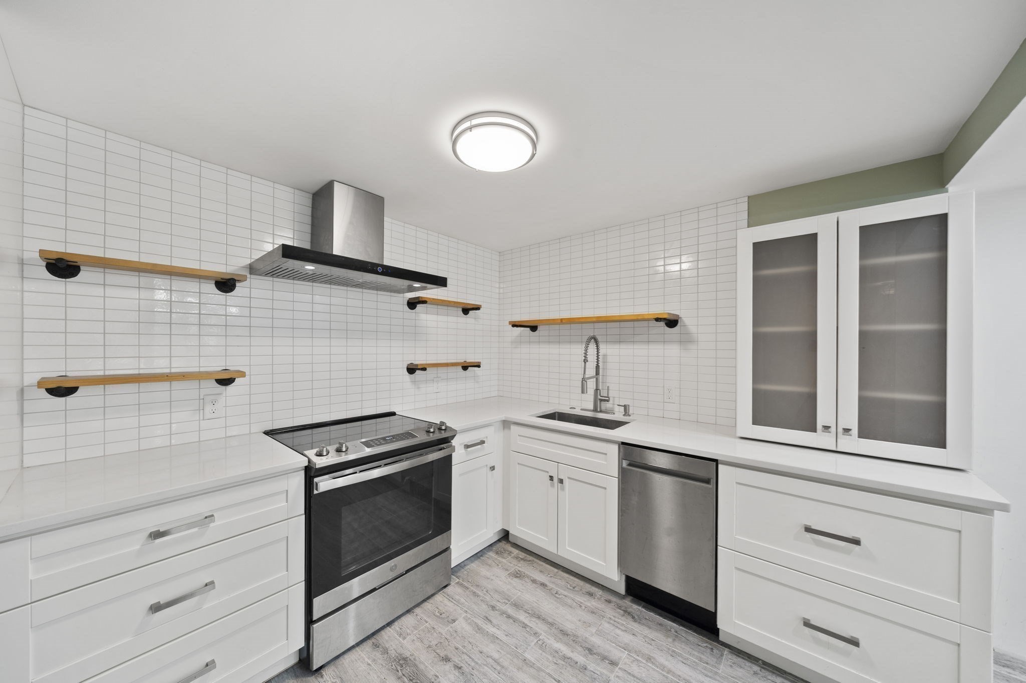 155 George Washington Blvd # 205 Property Photo 2