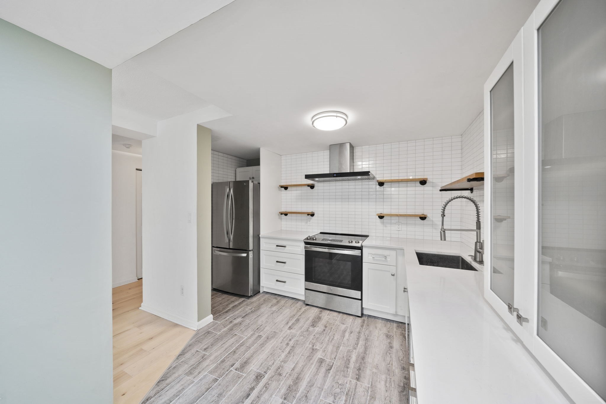 155 George Washington Blvd # 205 Property Photo 3